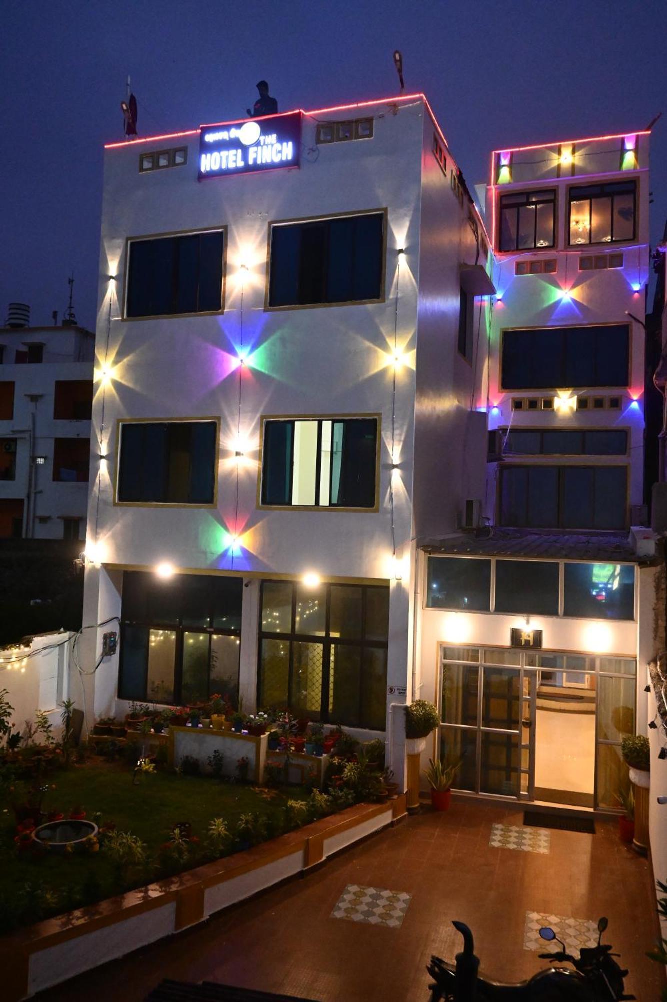 Hotel The Finch Puri Buitenkant foto