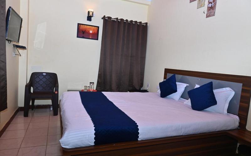 Hotel The Finch Puri Buitenkant foto