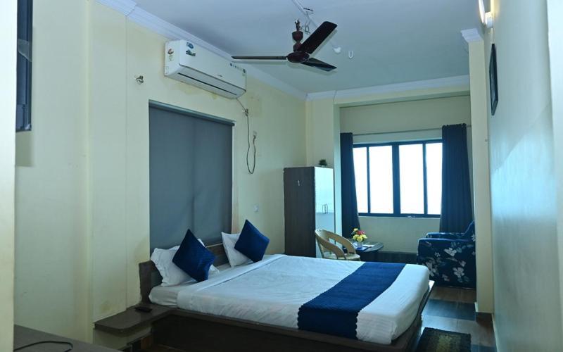 Hotel The Finch Puri Buitenkant foto