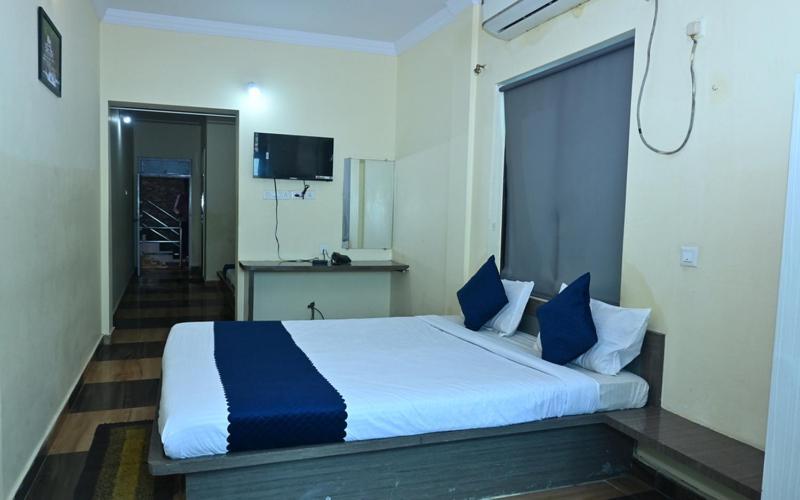 Hotel The Finch Puri Buitenkant foto